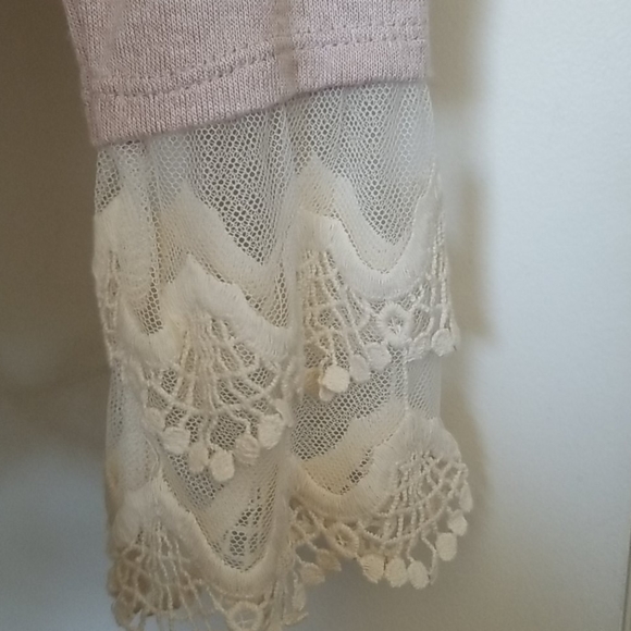 Wrangler Light Weight Sweater with Lace - Picture 4 of 11